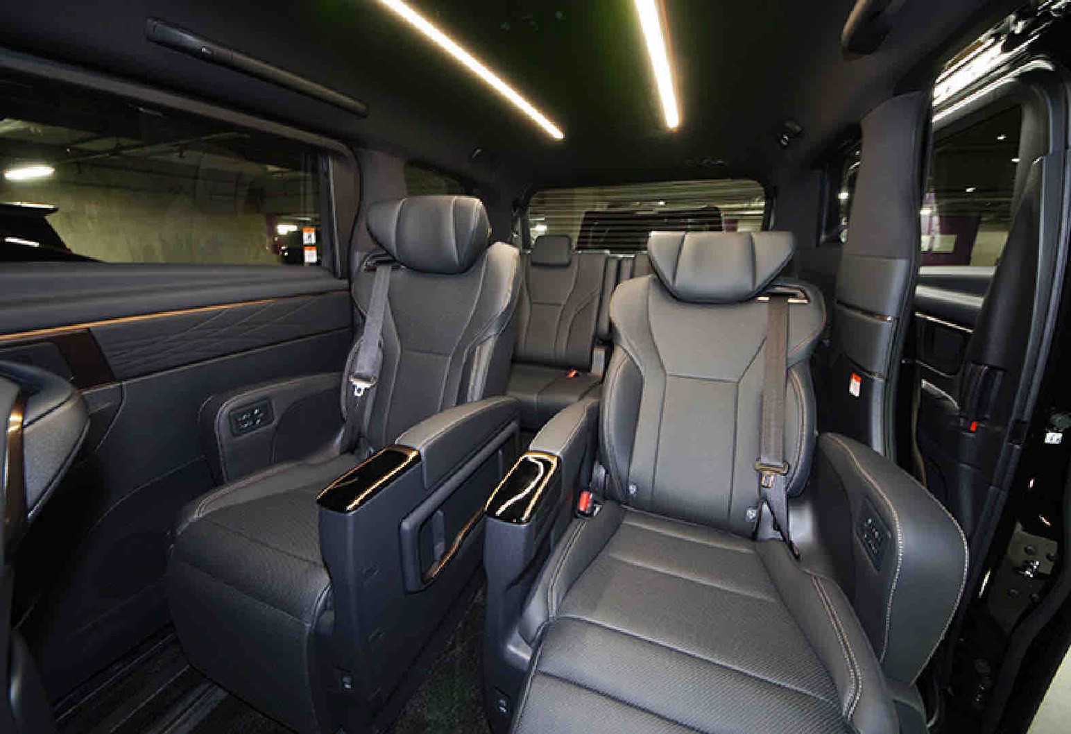 Toyota Alphard 内装